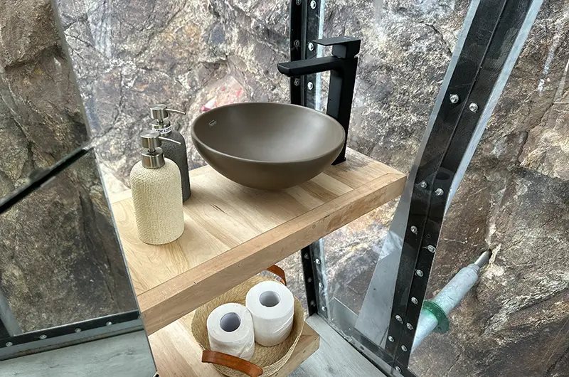 Baths in OVO Patagonia capsules